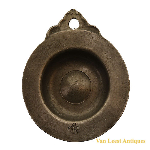 19th century French pewter bleeding bowl pewter bleeding bowl french – van Leest Antiques (1) 19th century French pewter bleeding bowl