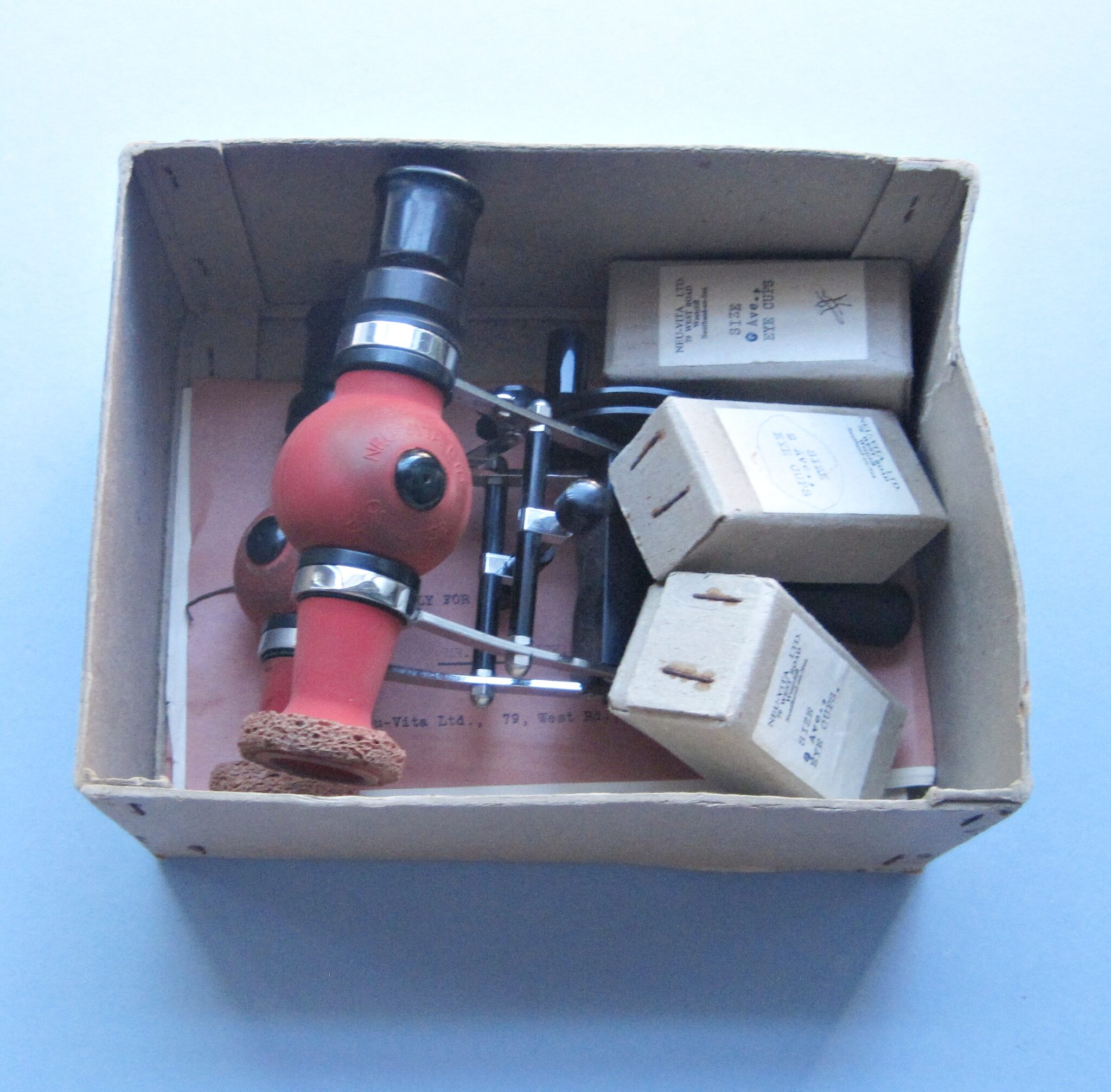 Eye Quackery: Neu-Vita Oculizer in Original Box w. Lid