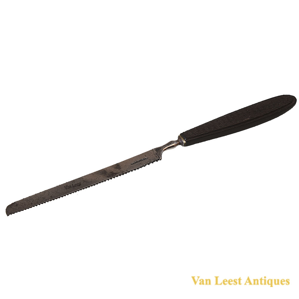 Metacarpal saw Bertinara, c. 1880 440229-96 Metacarpal saw Bertinara – Van Leest Antiques (1) Metacarpal saw Bertinara, c. 1880
