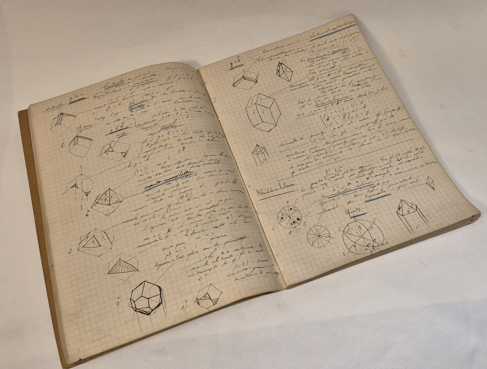 A course of cristallography and mineralogy with more than 580 drawings