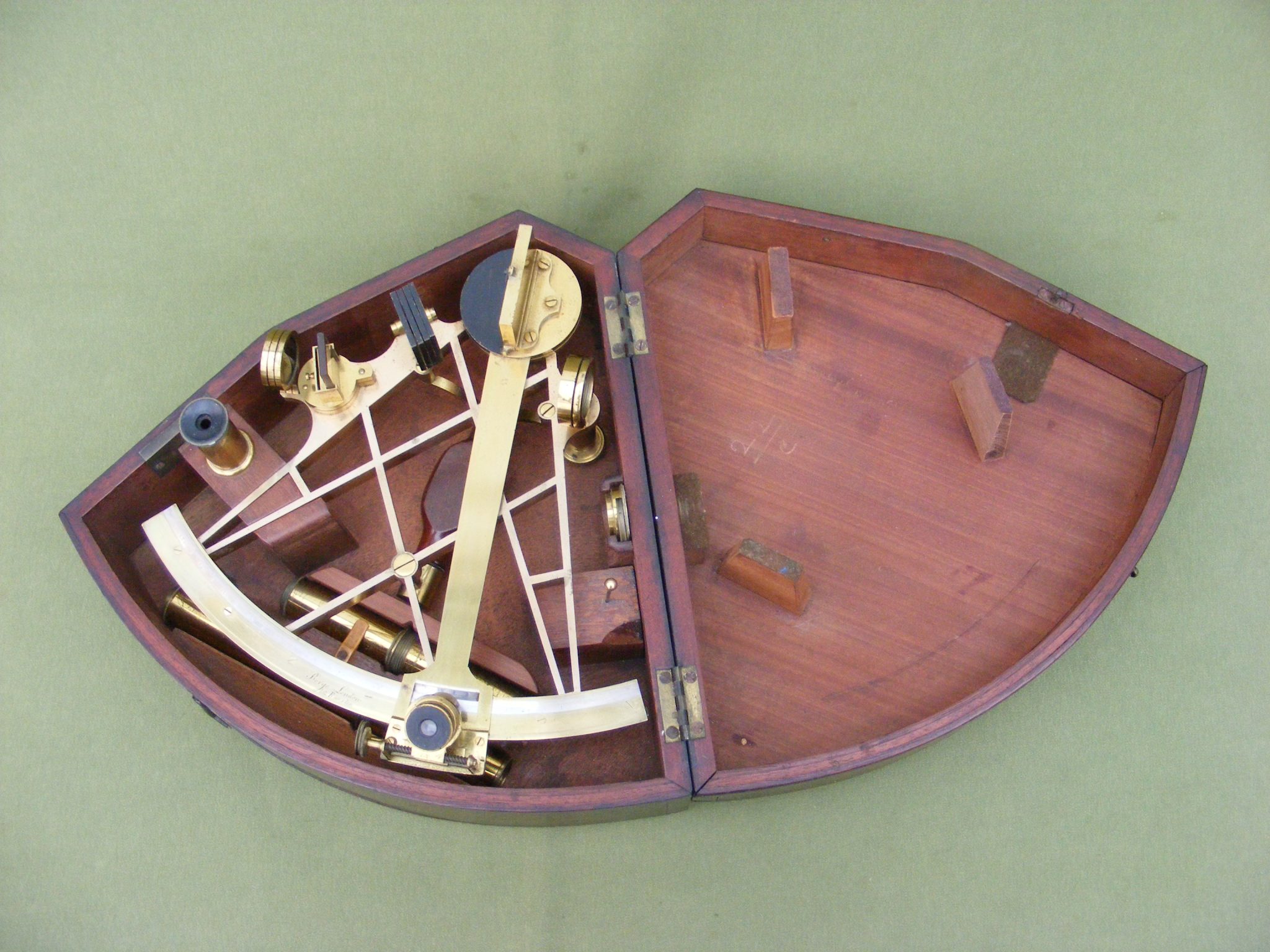 FINE DIAMOND FRAME SEXTANT BY BERGE LATE RAMSDEN