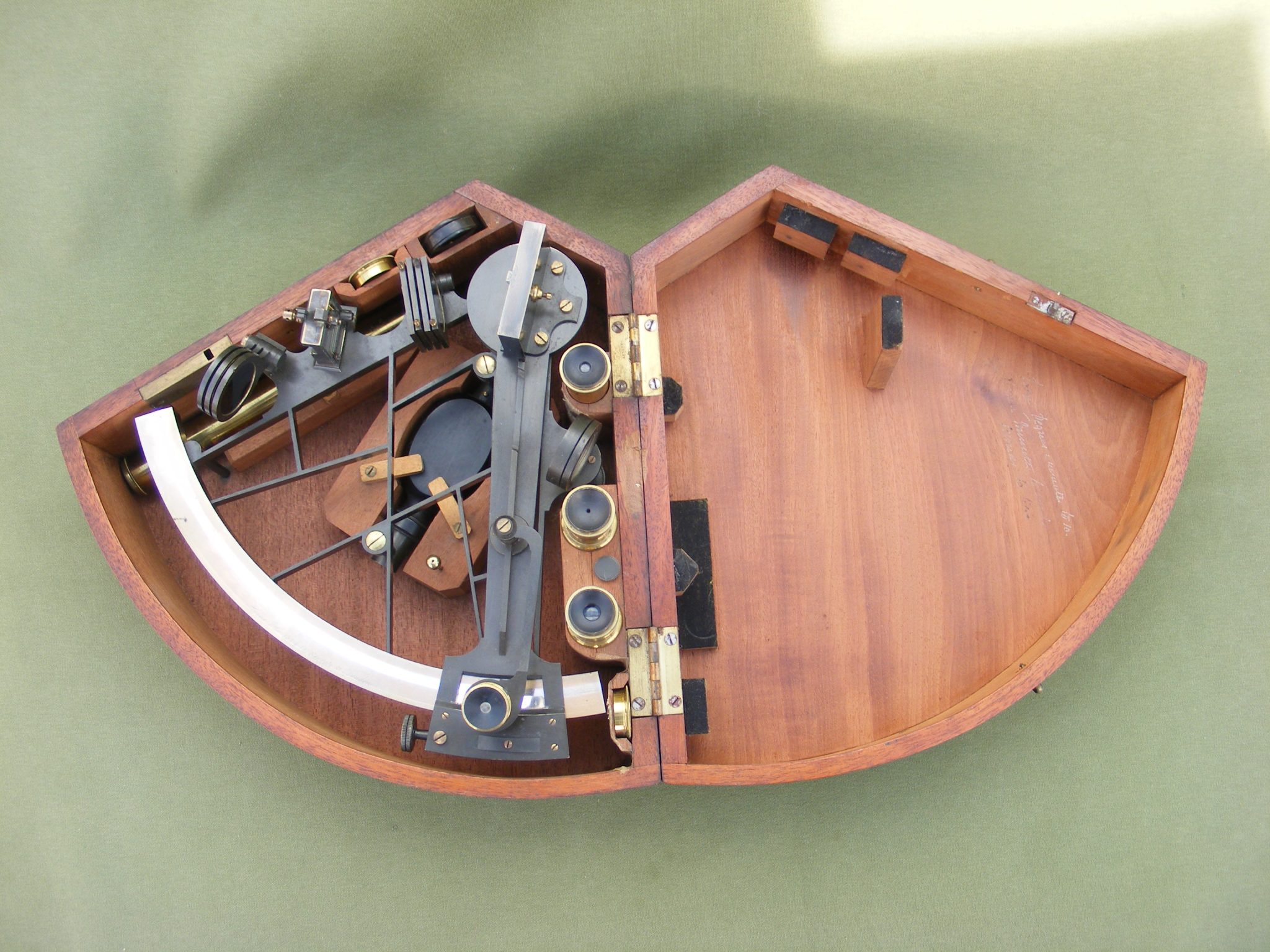 FINE MID-NINETEENTH CENTURY SEXTANT BY HORNE &CO.